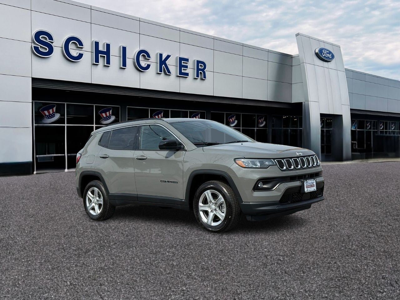 Used 2023 Jeep Compass Latitude w/ Convenience Group AWD/4WD image 1