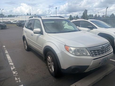 Used 2012 Subaru Forester 2.5X Premium AWD/4WD image 8