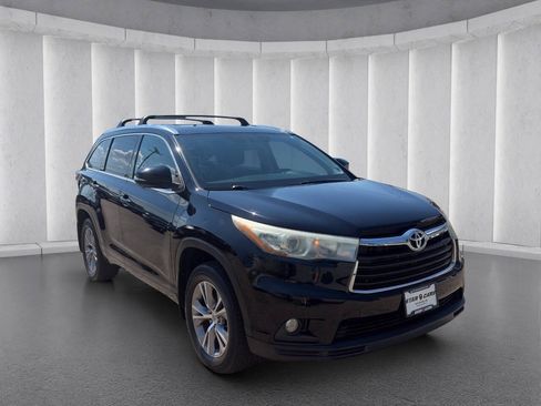 Used 2015 Toyota Highlander XLE AWD/4WD image 8
