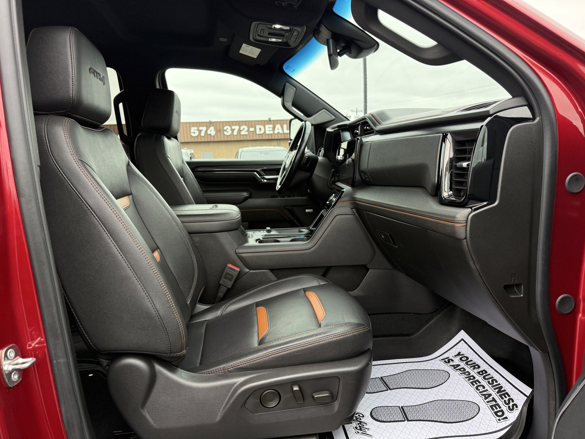 Used 2024 GMC Sierra 2500 AT4 w/ AT4 Preferred Package AWD/4WD image 23