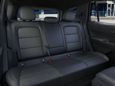 New 2026 Chevrolet Equinox LT w/ Convenience Package II FWD image 17