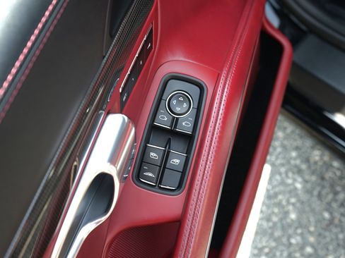Used 2017 Porsche 911 Carrera RWD image 18