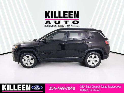 Used 2022 Jeep Compass Latitude image 4