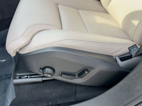 New 2026 Volvo XC90 T8 Ultra w/ Protection Package Premier image 13