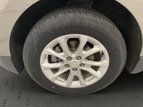 Used 2018 Chevrolet Equinox LT AWD/4WD image 16