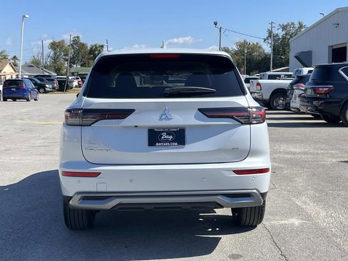 New 2026 Mitsubishi Outlander SE image 3