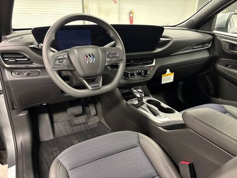 New 2026 Buick Envista Preferred w/ Advanced Safety Package FWD image 25