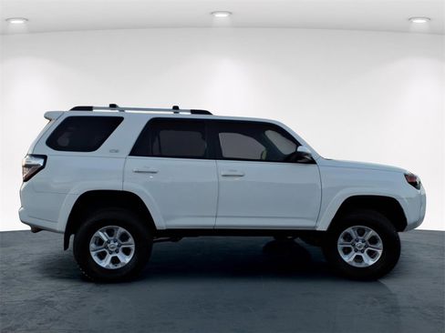 Used 2021 Toyota 4Runner SR5 image 5