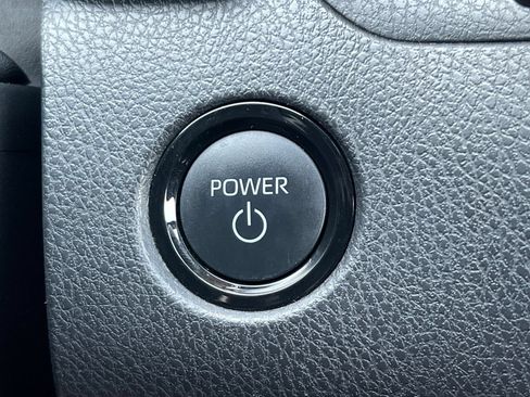 Used 2025 Toyota Camry SE FWD image 21