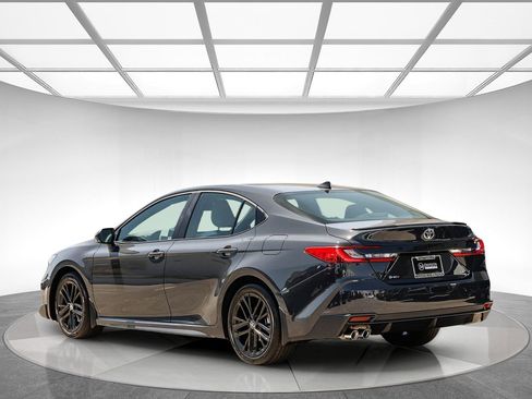 Used 2026 Toyota Camry SE FWD image 2