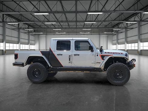 Used 2023 Jeep Gladiator Mojave w/ Cold Weather Group AWD/4WD image 5