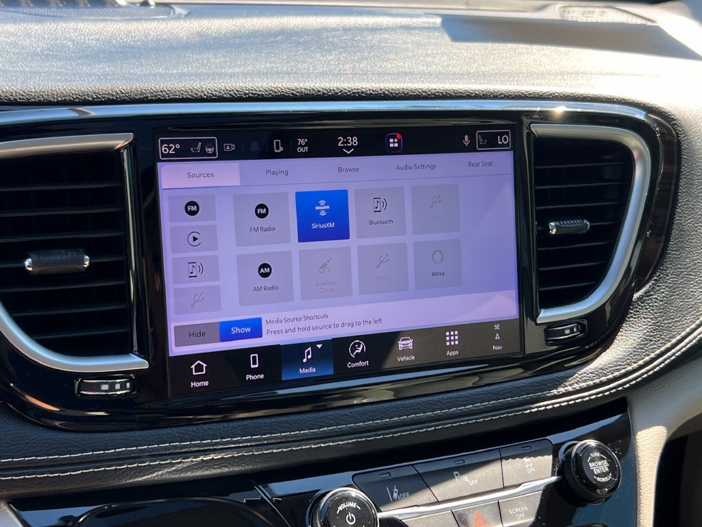 Used 2021 Chrysler Pacifica Limited w/ Uconnect Theater Family Group FWD image 44