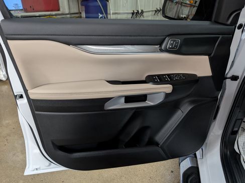 Used 2024 Ford Ranger Lariat w/ Trailer Tow Package image 15