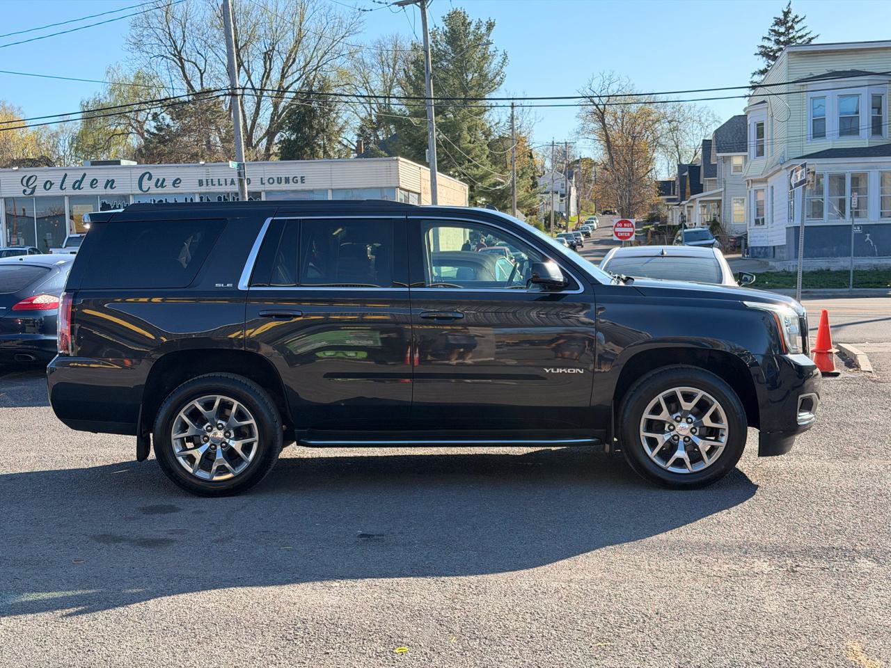 Used 2020 GMC Yukon SLE w/ SLE Value Package AWD/4WD image 4