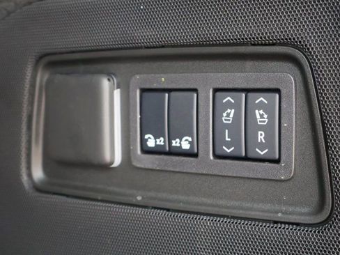 Certified 2025 Cadillac Escalade Premium Luxury Platinum image 19