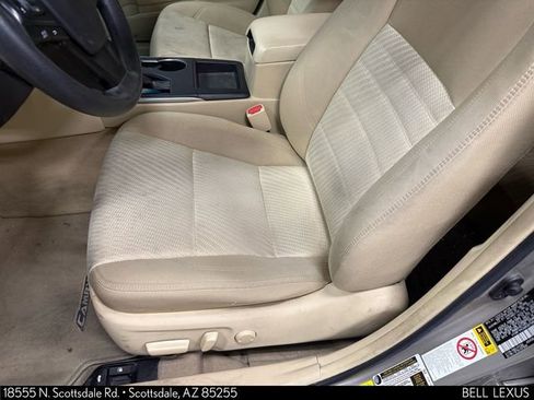 Used 2016 Toyota Camry LE image 13