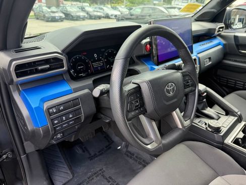 Used 2024 Toyota Tacoma TRD Off-Road w/ TRD Off Road Upgrade Package AWD/4WD image 17