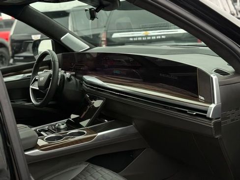 Used 2026 Cadillac Escalade Platinum Sport image 32