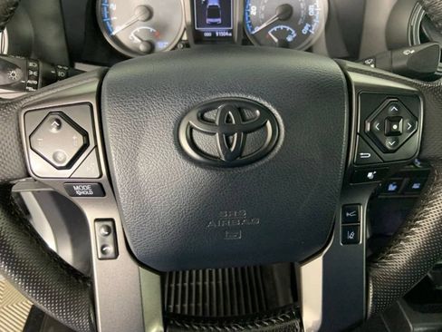 Used 2018 Toyota Tacoma TRD Off-Road w/ TRD Premium Off Road Package AWD/4WD image 31
