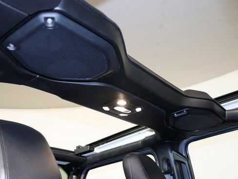 Used 2021 Jeep Wrangler Unlimited Rubicon image 13