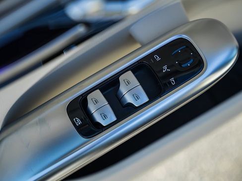 Used 2023 Mercedes-Benz C 300 4MATIC Sedan image 38