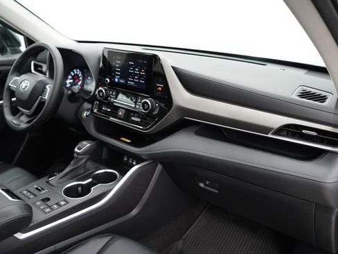 Used 2023 Toyota Highlander XLE image 93