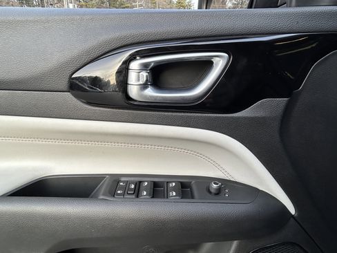 Certified 2024 Jeep Compass Limited AWD/4WD image 18