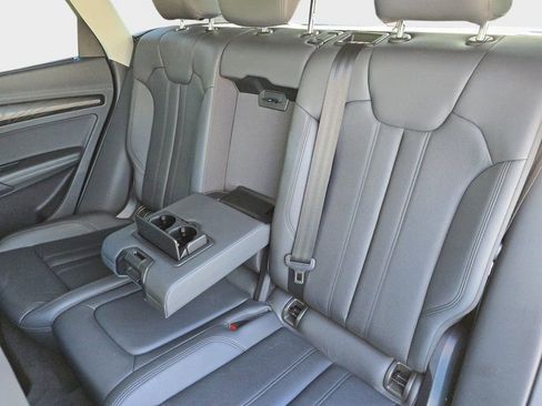 Used 2020 Audi Q5 e Premium Plus w/ Premium Plus Package image 18