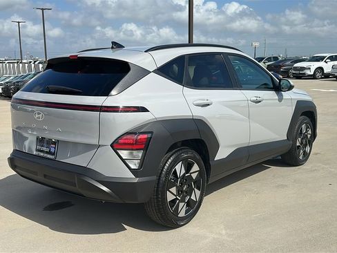 Used 2025 Hyundai Kona SEL image 12