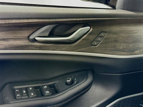 New 2026 Jeep Grand Cherokee Limited image 13