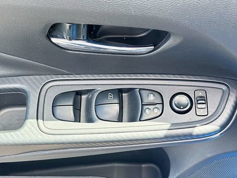 Used 2024 Nissan Versa SV FWD image 16