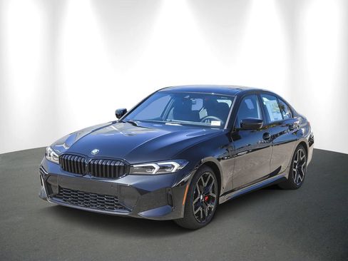 New 2026 BMW 330i Sedan w/ M Sport Package RWD image 3