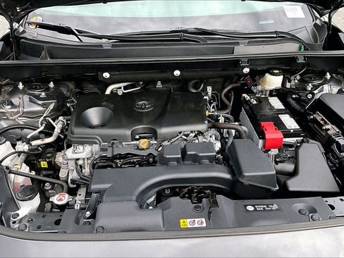 Used 2024 Toyota RAV4 LE FWD image 31