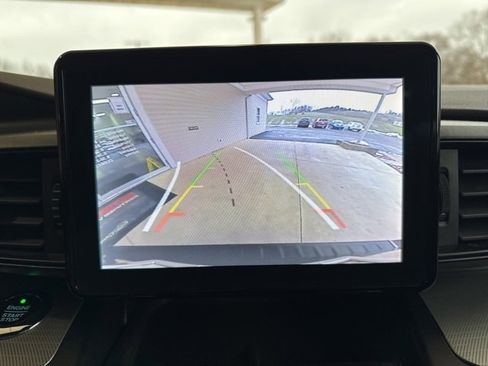 Used 2020 Ford Explorer XLT image 20