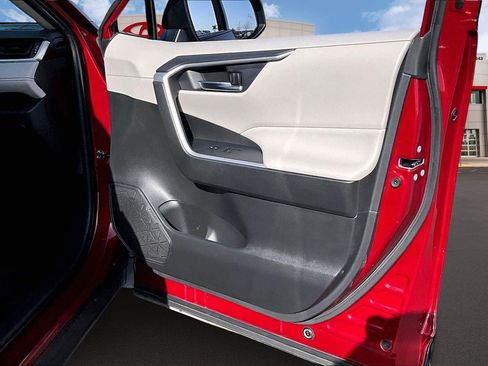 Certified 2020 Toyota RAV4 XLE image 23