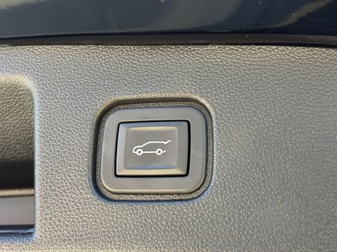 Used 2024 Chevrolet Blazer EV LT AWD/4WD image 10
