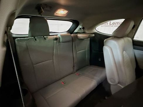 Used 2024 Toyota Highlander XLE image 28