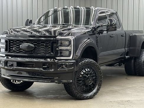 Used 2026 Ford F450 Platinum w/ Platinum Plus Package AWD/4WD image 1