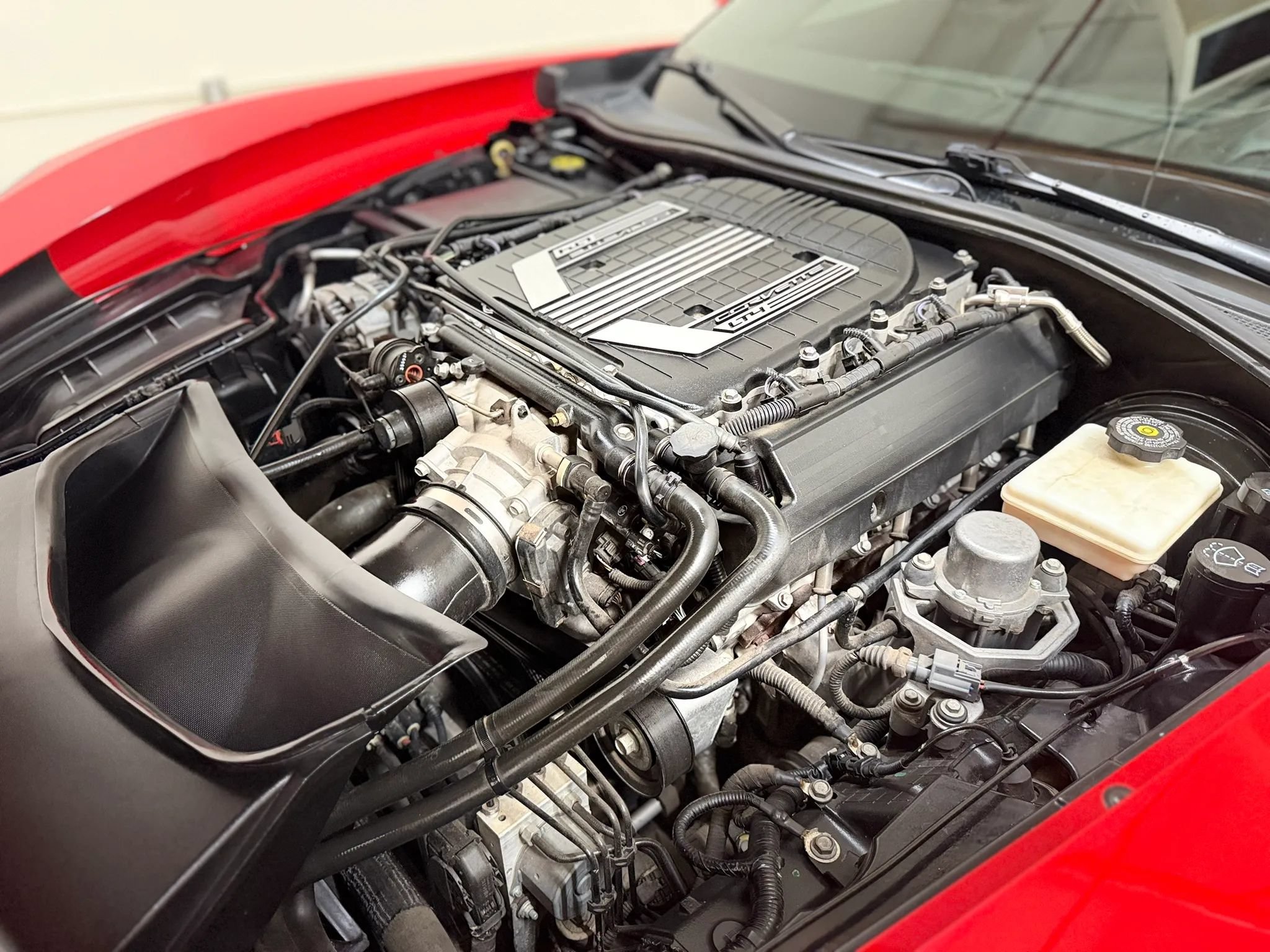 Used 2015 Chevrolet Corvette Z06 w/ 3LZ Preferred Equipment Group RWD image 12