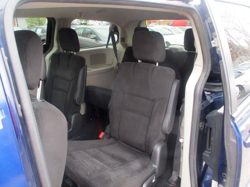 Used 2016 Dodge Grand Caravan SXT FWD image 8