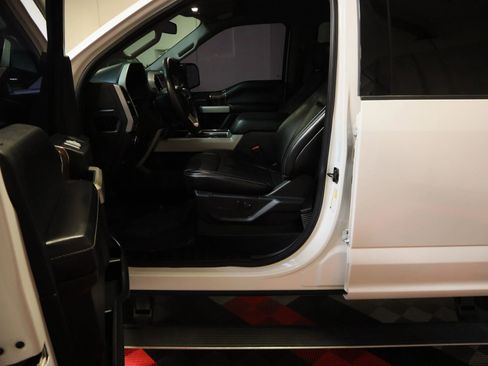 Used 2019 Ford F150 Lariat w/ Equipment Group 502A Luxury image 17