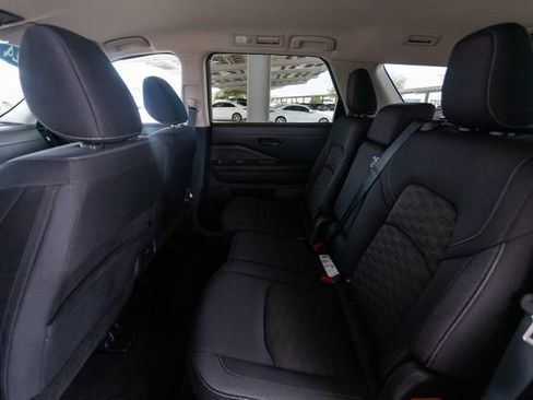 Used 2024 Nissan Pathfinder SV image 29