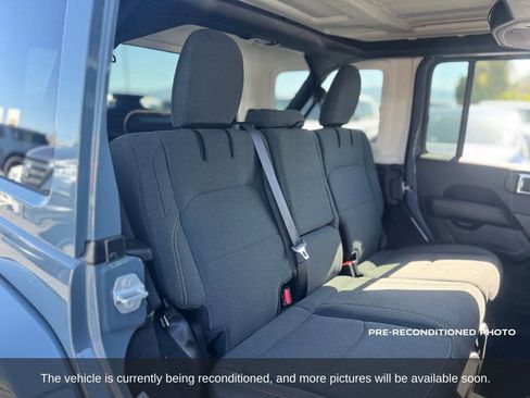 Used 2025 Jeep Wrangler Unlimited Sahara w/ Safety Group AWD/4WD image 13