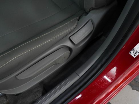 Used 2025 Hyundai Elantra SEL FWD image 39