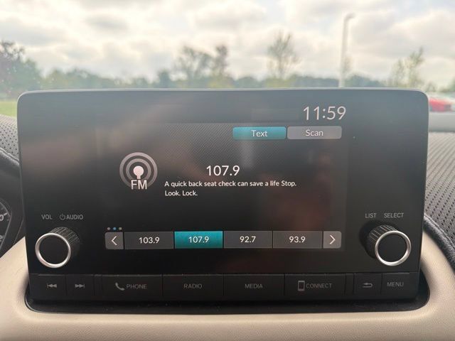 Used 2023 Honda HR-V LX image 20
