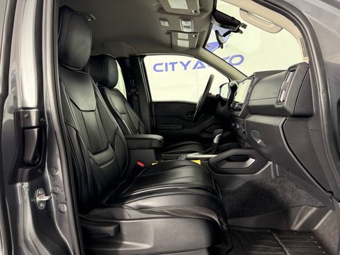 Used 2025 Nissan Frontier S image 12