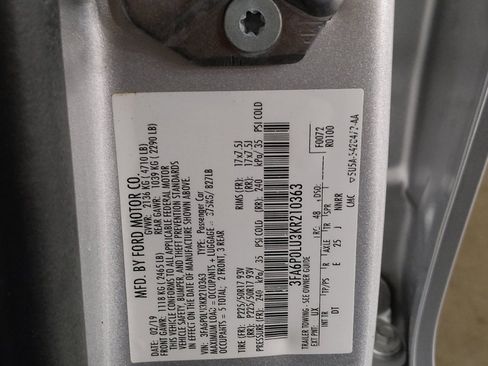 Used 2019 Ford Fusion SE image 33