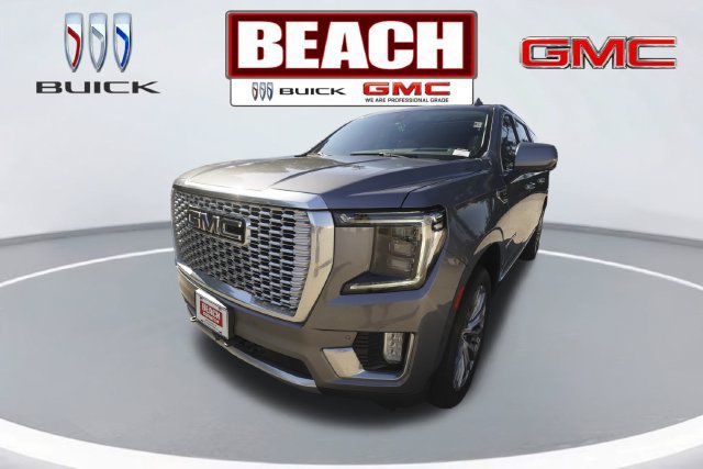 Used 2021 GMC Yukon XL Denali w/ Denali Premium Package AWD/4WD image 7