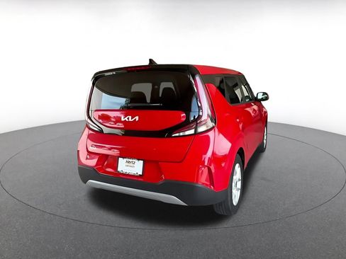 Used 2025 Kia Soul LX w/ LX Technology Package FWD image 14