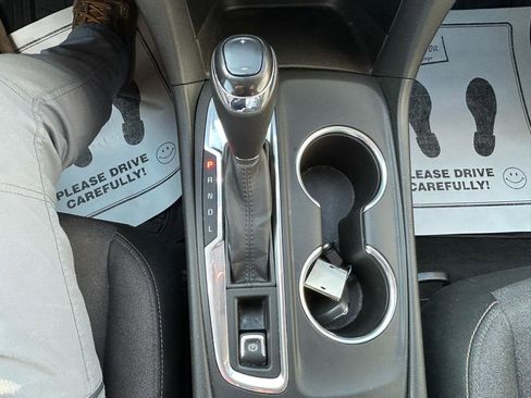 Used 2018 Chevrolet Equinox LT FWD image 25